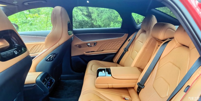 23万买比亚迪汉值得吗,售25.88万起比亚迪汉新车型上市