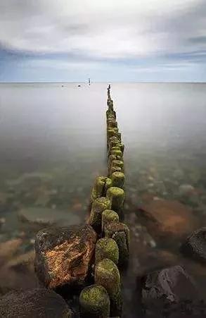 小时候听那么多遍爷爷说的故事怎么就没发现爷爷也喜欢听别人讲