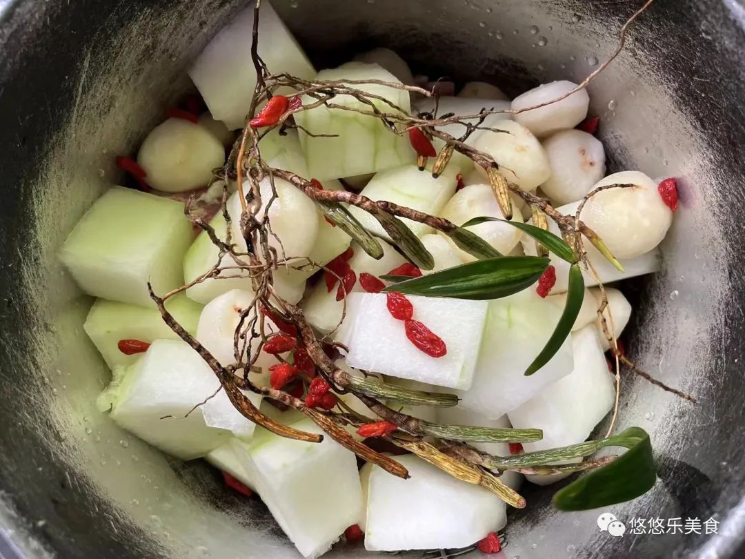 咳嗽痰多煮什么喝对嗓子好,冬季咳嗽嗓子有痰煮什么喝好