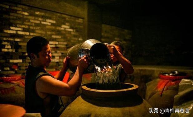 茅台五粮液就不勾兑？勾兑酒只知老村长？勾兑为何让人看不起？