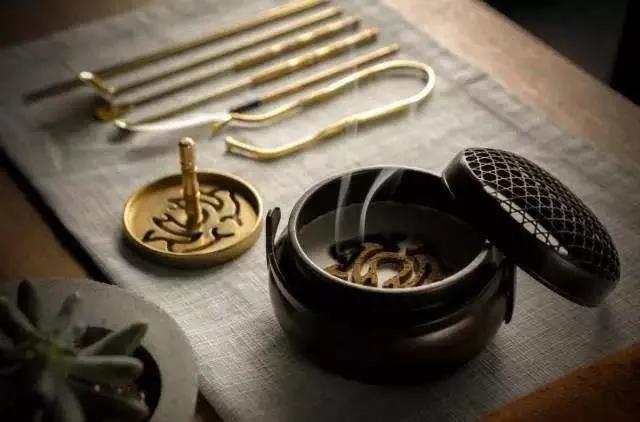 张爱玲的第二炉香连续剧,张爱玲第二炉香两个女儿结局