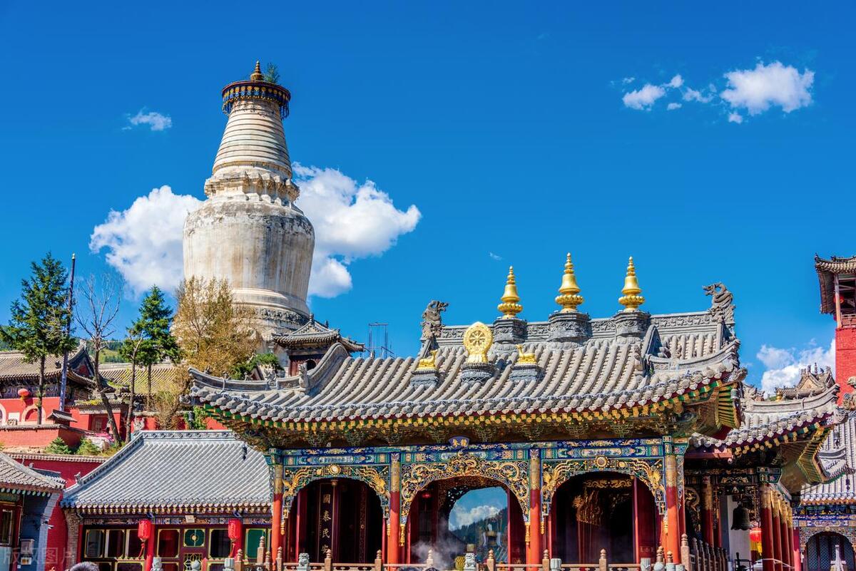 五台山一日游黛螺顶和五爷庙,来到五台山景区佛华山庄五爷庙