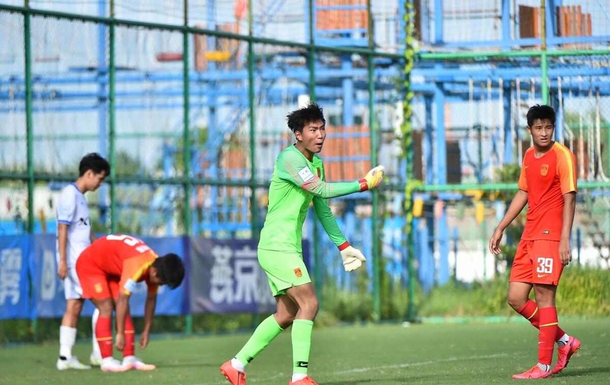 泰山门将失误,泰山亚冠守门员失误