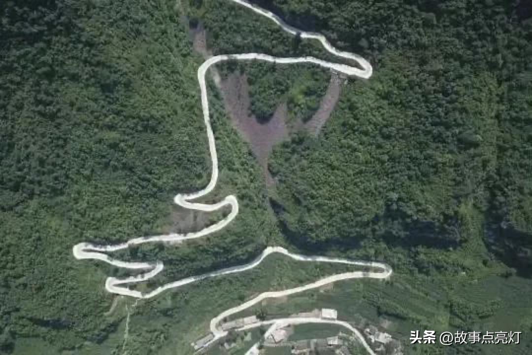 一个胖子教小孩视频,一个胖子辅导女孩