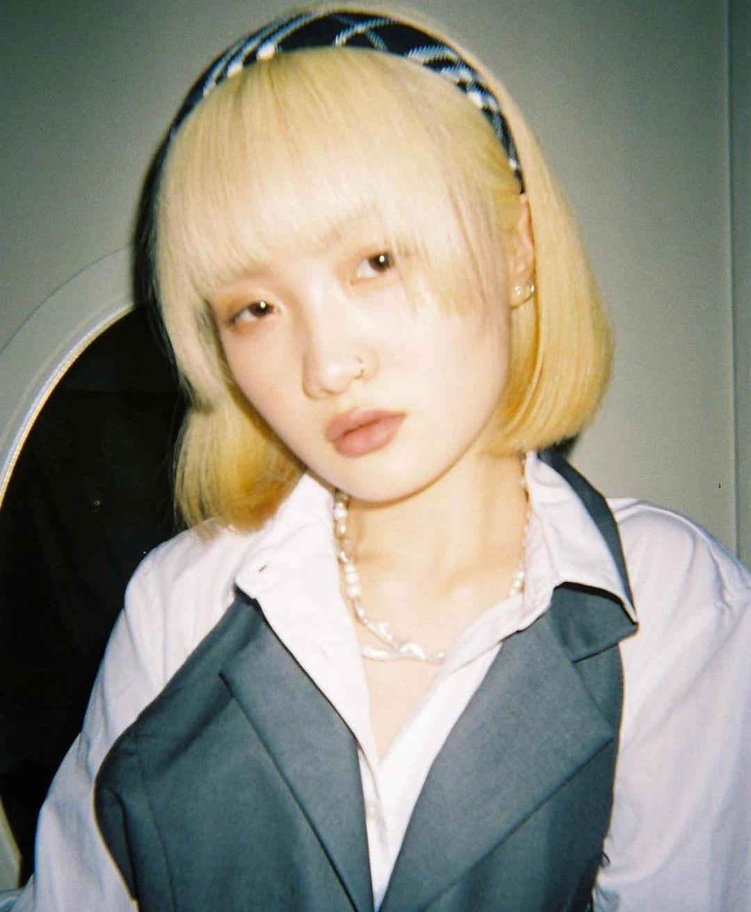 黄色短发男生,短发微潮色