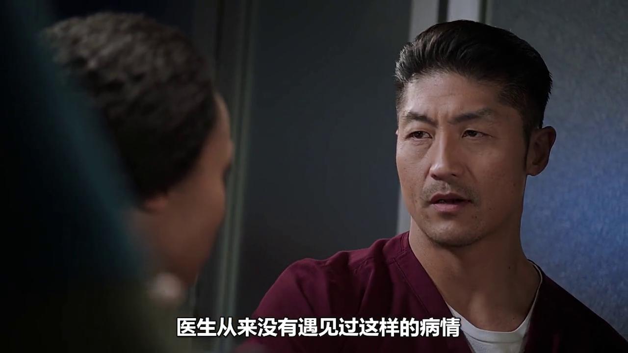 女性头发痒掉发严重,女生头发痒然后掉一堆头发