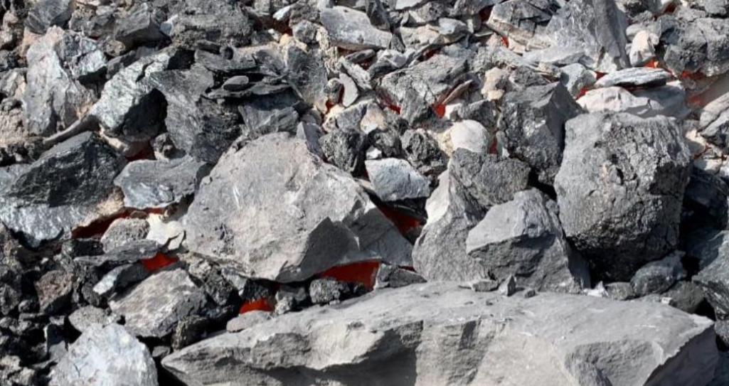 贺兰山煤层燃烧怎么引起的,贺兰山煤层燃烧历史