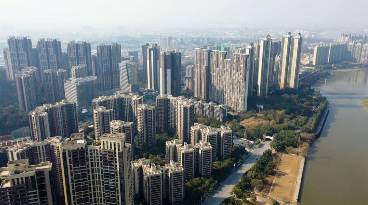 广佛金沙洲,又爱又恨,一边睡城一边堵城