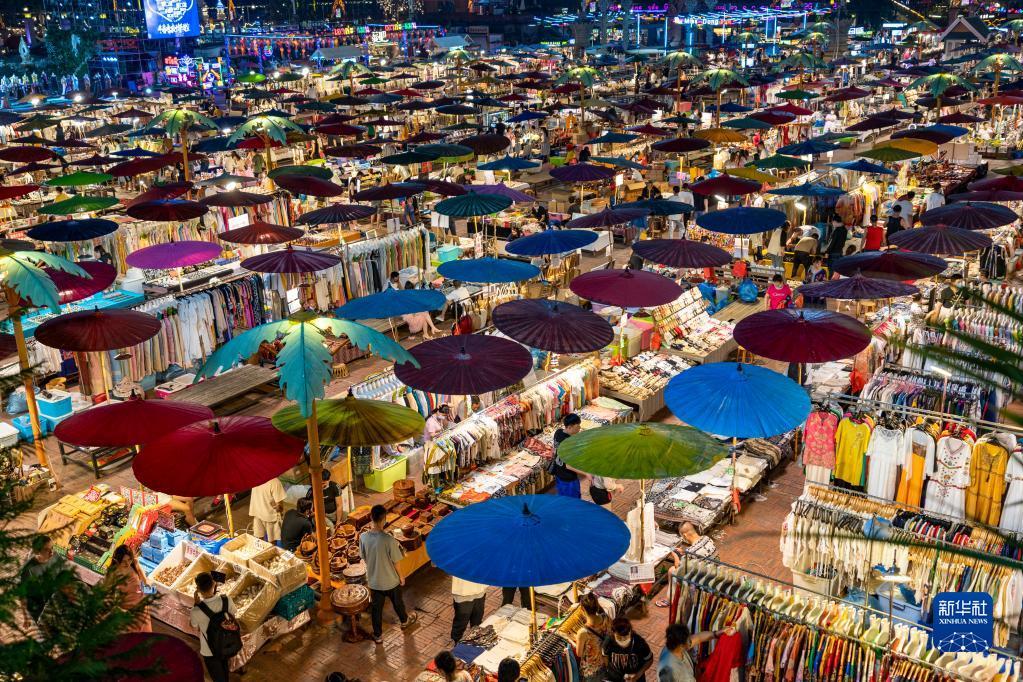 *会两**即将结束，8大便民建议，4个无法通过，4个无人提出