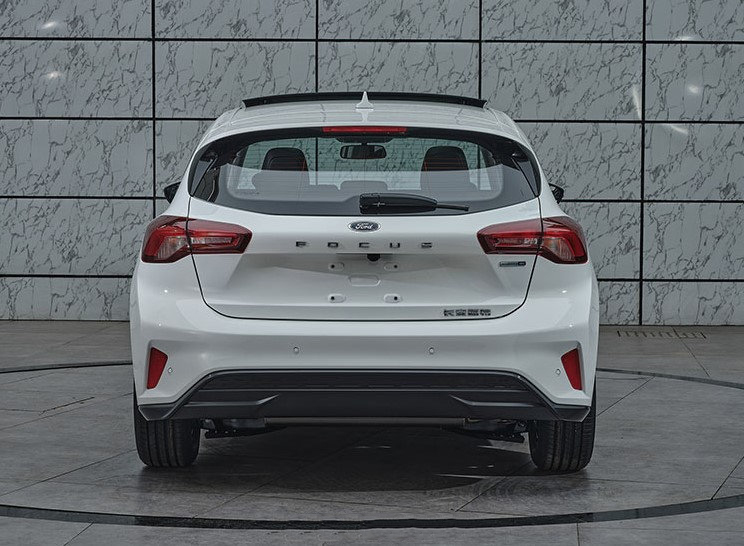 福克斯stline和高尔夫rline,福克斯1.5t对比高尔夫1.4t油耗