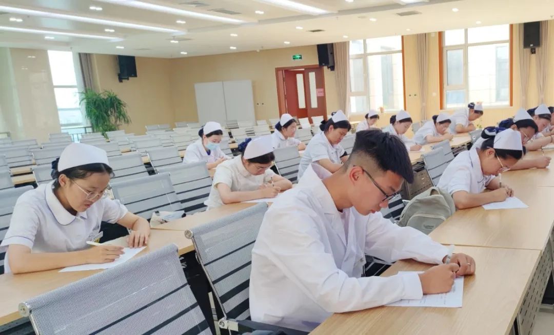 和平医院长子分院举办2023年护理实习生岗前培训