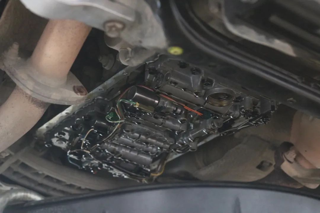 13代半皇冠底盘松散回炉重造,十三代皇冠彻底整备