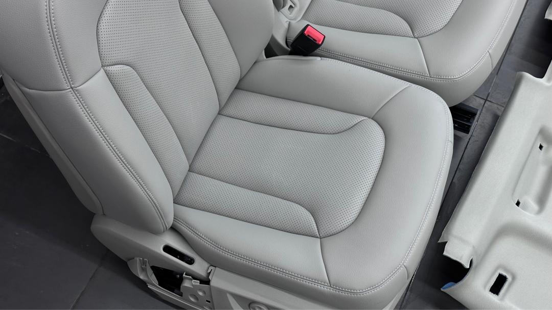 老款奥迪q74.2报废,奥迪q7新能源报废车