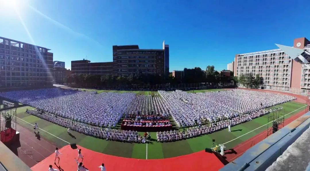 人大附中同学，开学快乐！大中小学思政课一体化建设教育基地揭牌！