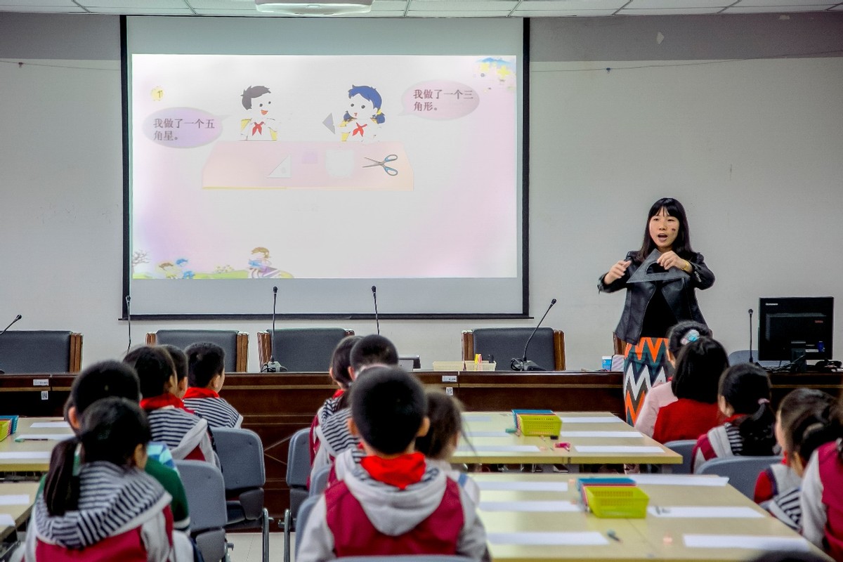 莲生水中向阳而生——奥体南藏着一所流淌“莲文化”的小学