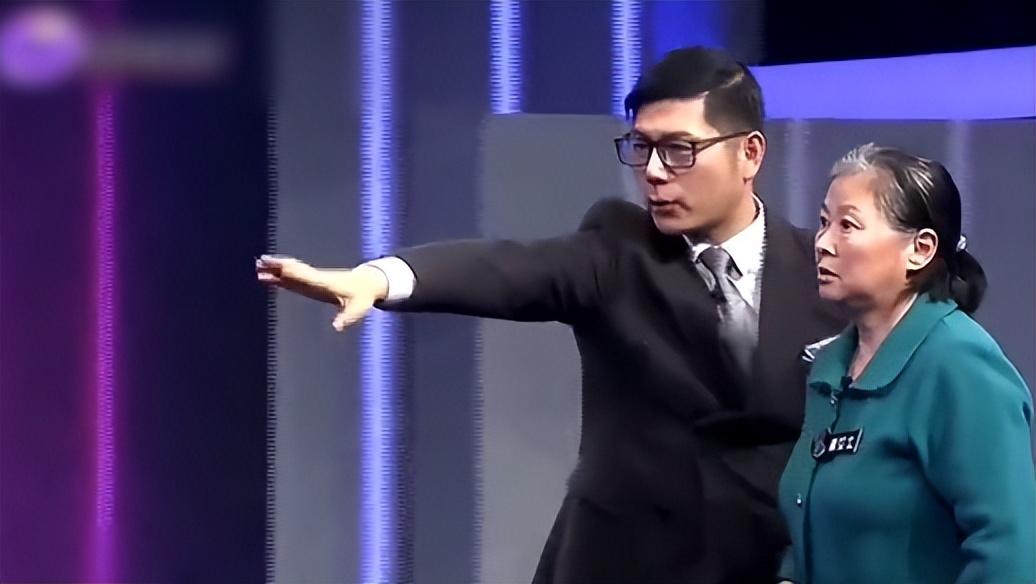 女人抛夫弃子跟情人私奔，如今却要丈夫千万巨款，还说钱都是她的