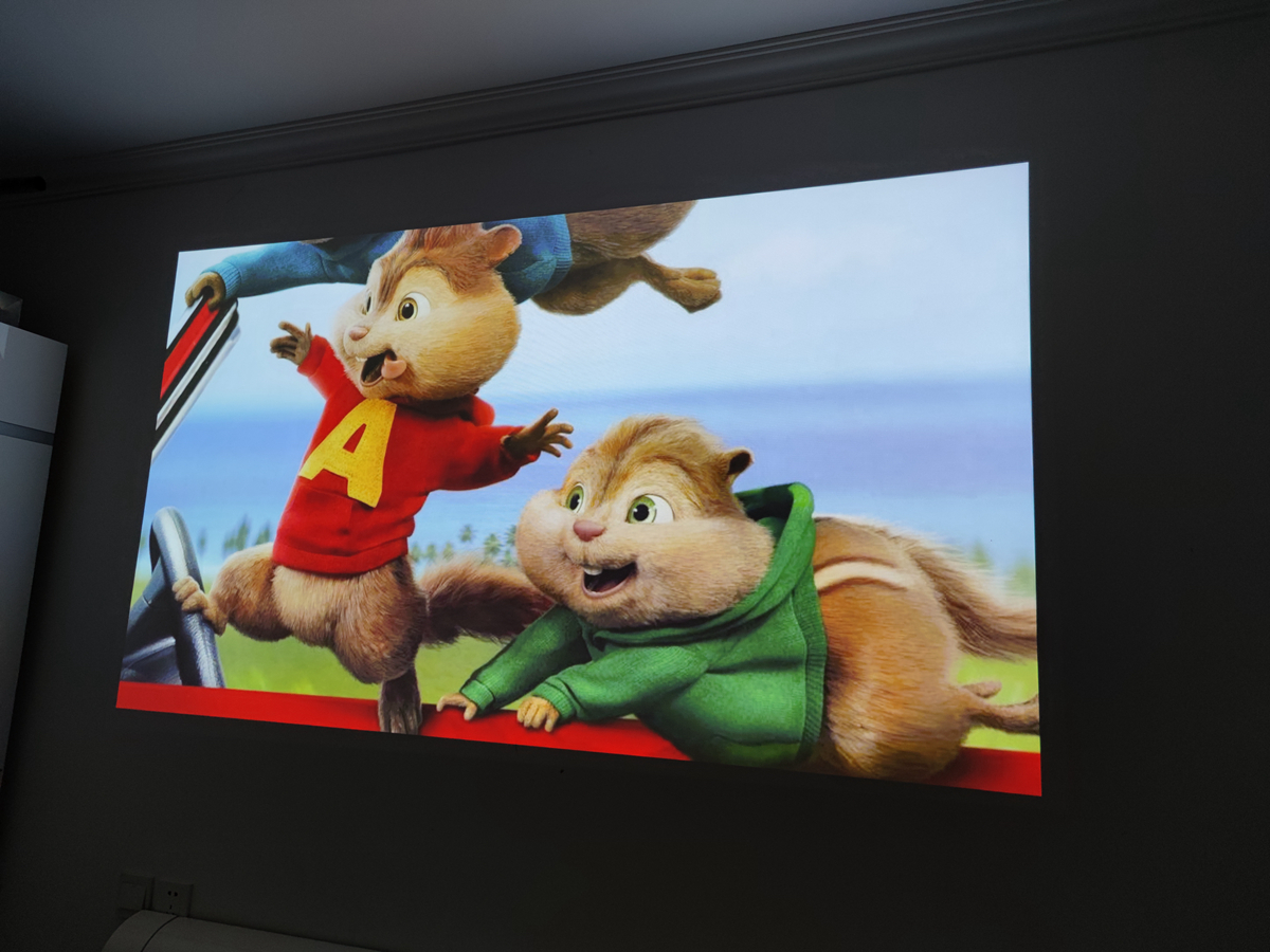 AOCK1S激光投影：4500ANSI不虚标，还豪配帝瓦雷音响，配置很顶！