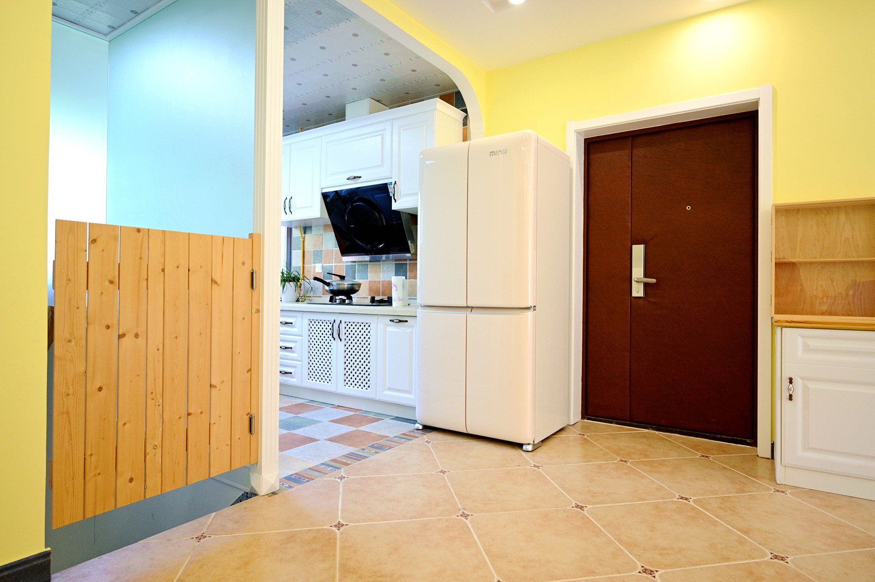 疫情过后你也许需要一台大冰箱，看看这款高颜值的小吉十字门冰箱