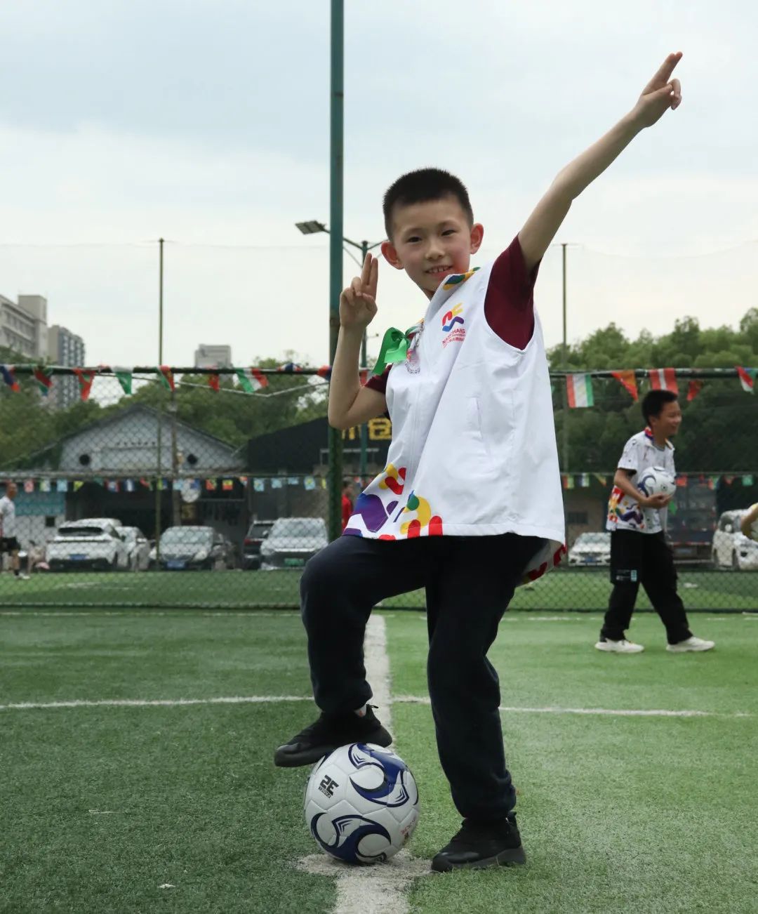 周末公益足球活动,公益小天使儿童节
