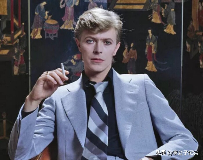 双性恋摇滚巨星：与超模跨越生死相恋，离世后全球轰动首相悼念