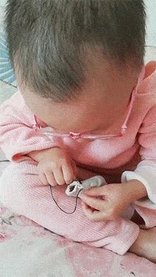 女朋友平胸是什么心理,女生平胸如何安慰