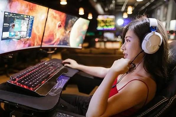 暗藏*情交色易**，打擦边球？这个爆火的产业，为何很难“单纯”？