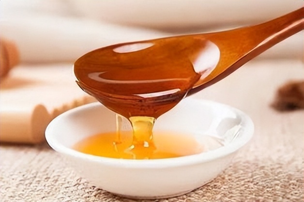 养蜂人怎么辨别什么蜂蜜,养蜂人的师傅讲解真假蜂蜜的辨认