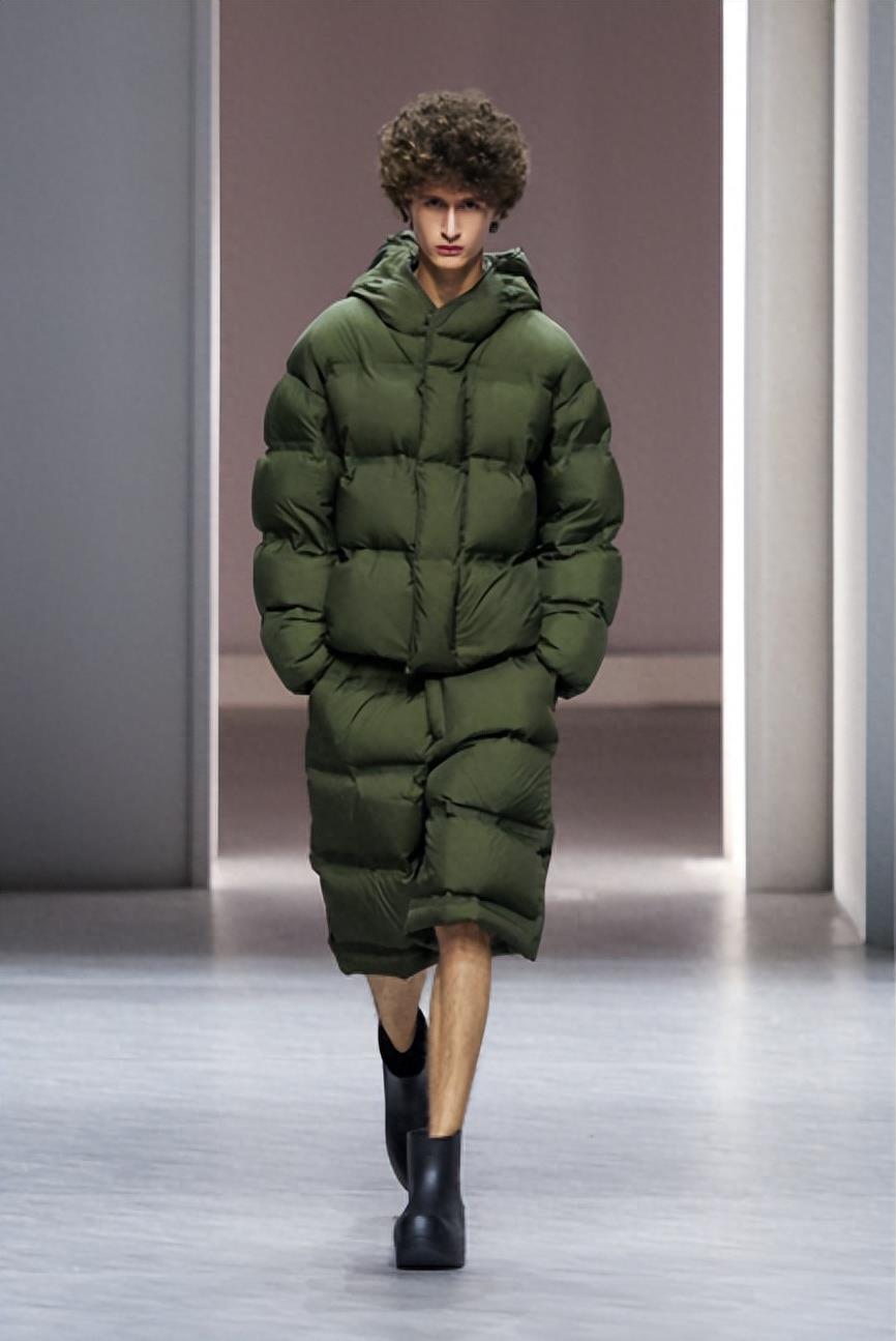 太平鸟绒入新境冬季大秀,太平鸟德绒保暖内衣儿童