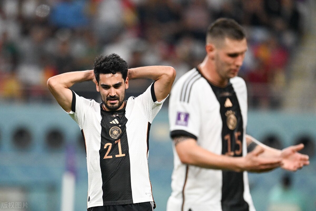 世界杯日本队2-1逆转胜德国冷门,2018年足球世界杯德国vs日本比赛