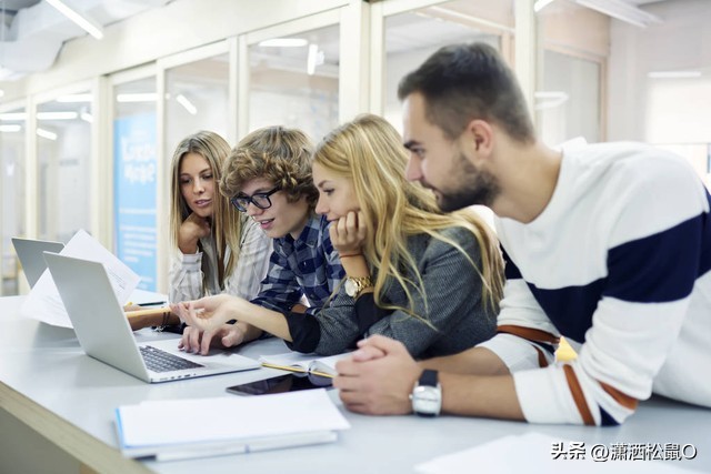 现今经济形势下大学生该怎么办,当今大学生创业面临的机遇和挑战