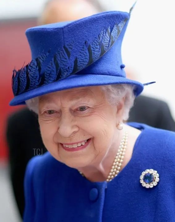 英国王后卡米拉年轻时身材好吗,卡米拉黛妃的珠宝