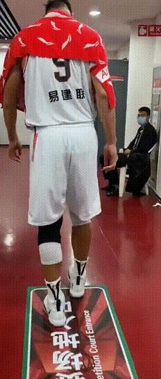 易建联高中故事,篮球风云人物易建联