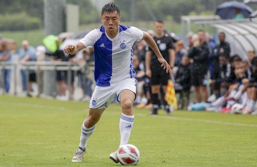 西班牙留洋三年内加盟职业梯队,18岁国青小将开启留洋新路线