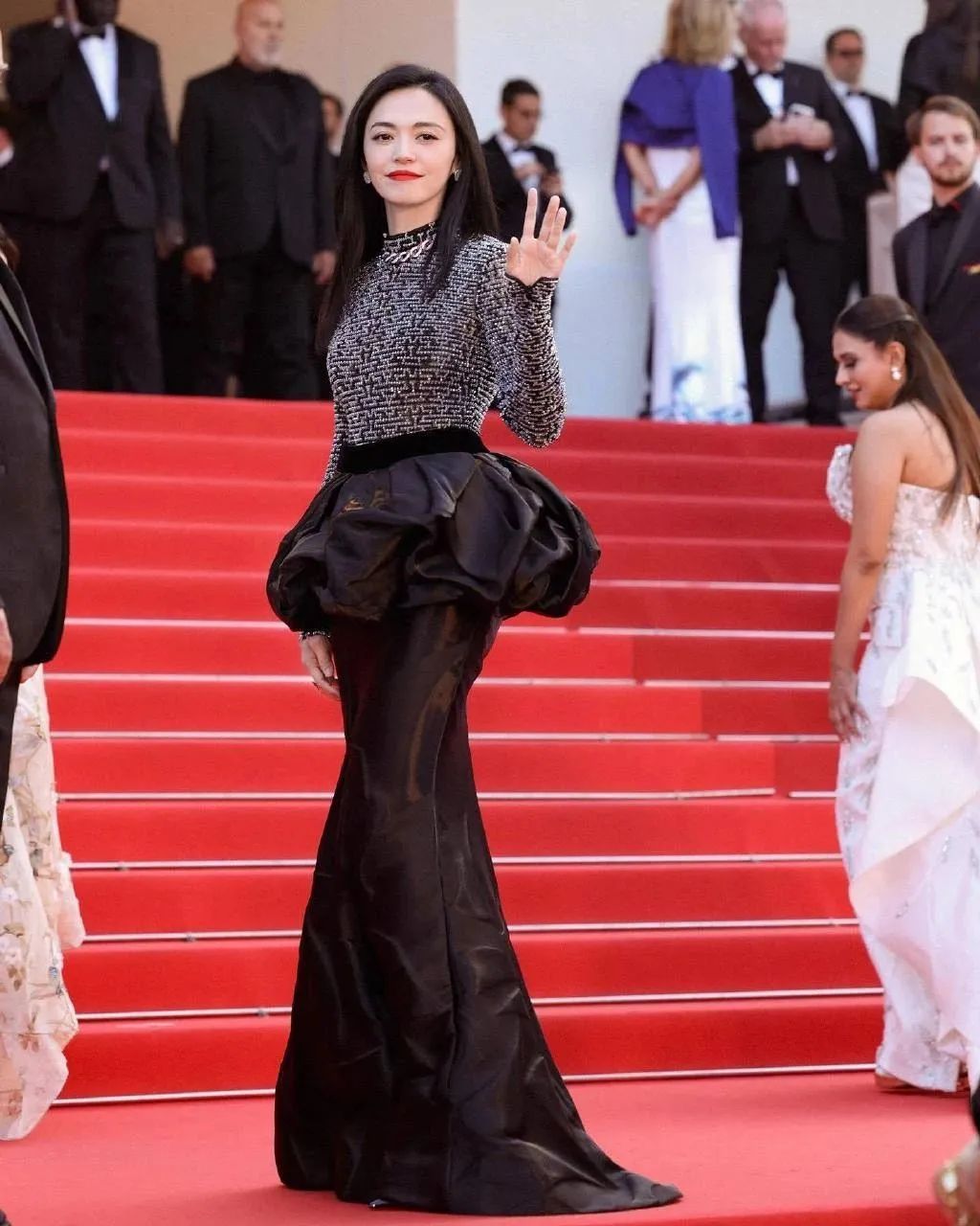 戛纳红毯范冰冰艳压群芳,范冰冰再次惊艳戛纳红毯