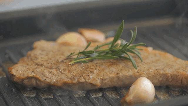 微波炉作为厨房中不可或缺的电器,厨房电器微波炉实用吗