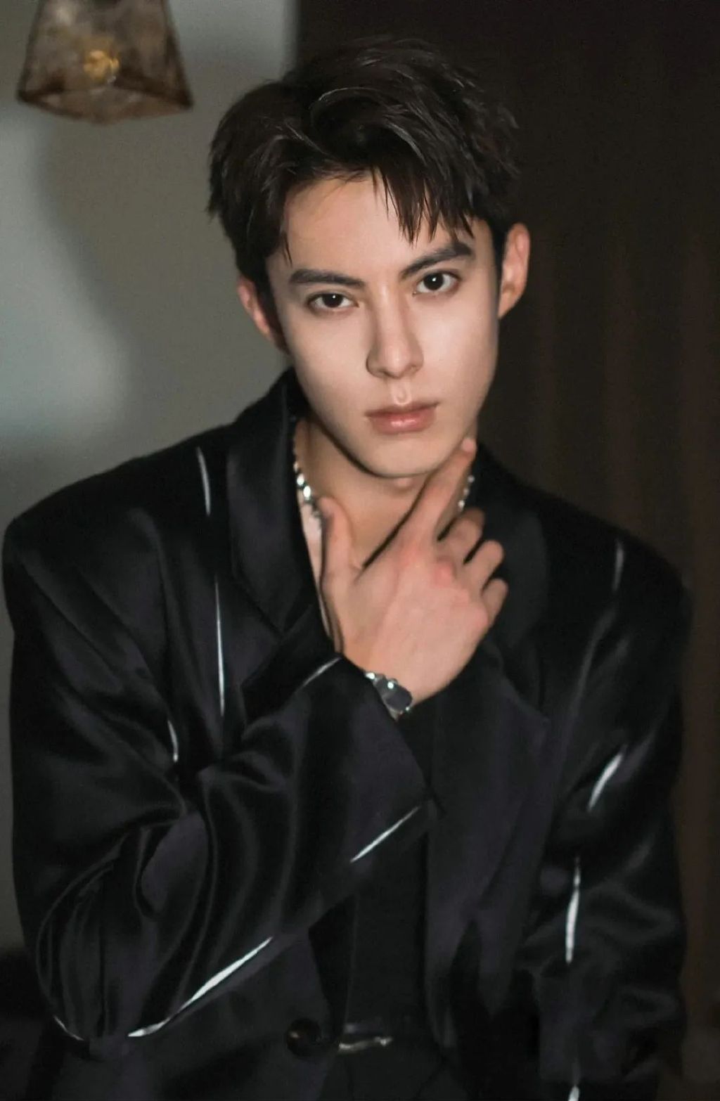 男士头发稀少适合剪什么发型,35到40岁的男士发型怎么剪