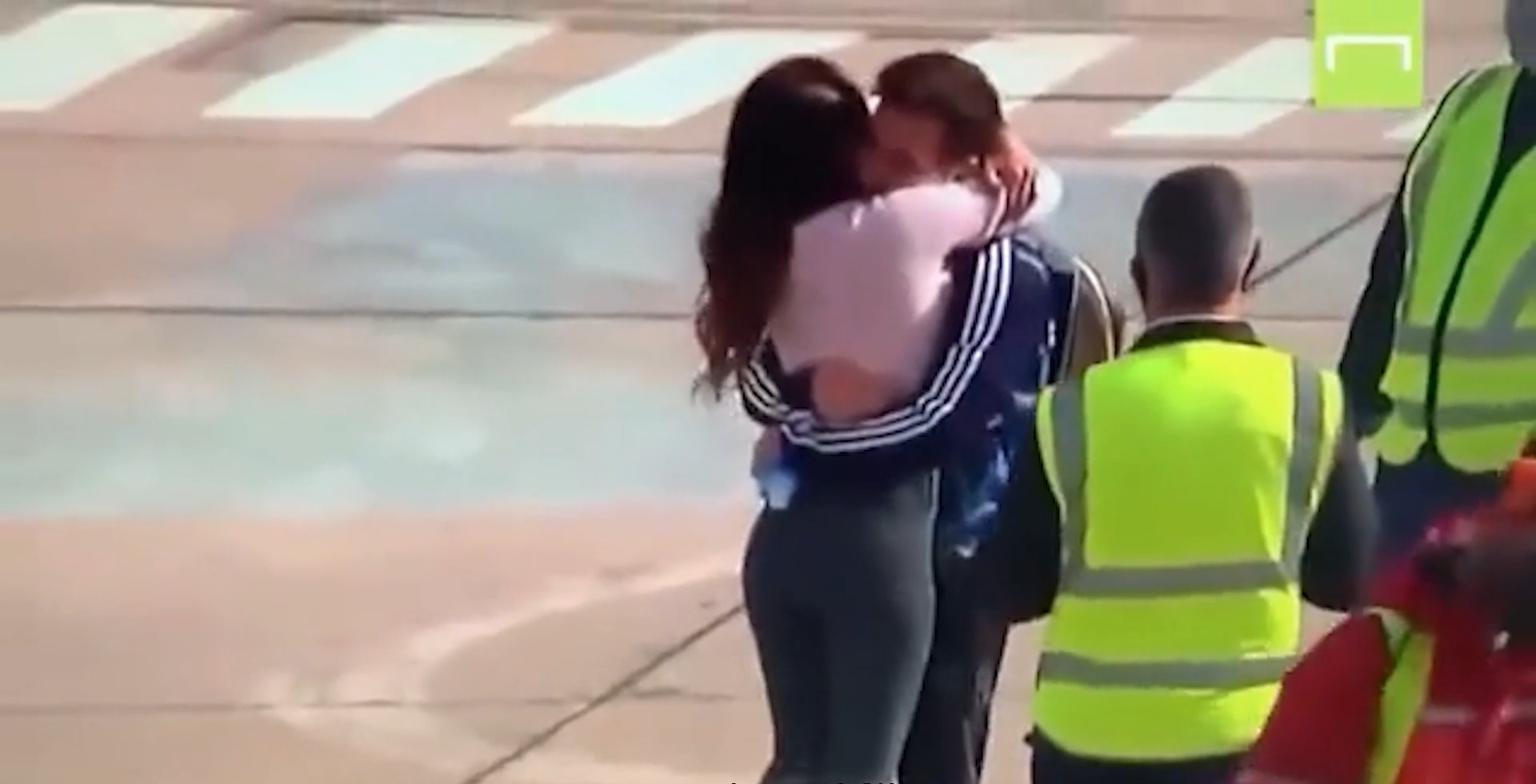 世界球王梅西，竟是圈内有名的耙耳朵，一张照片暴露家庭地位