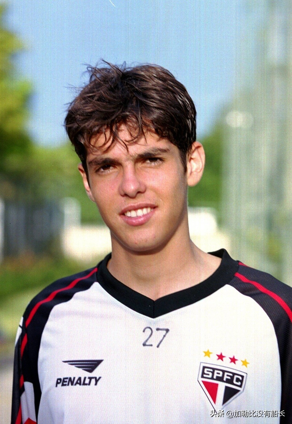 三十而立却选择激流勇退离开皇马的卡卡，还有其他更好的选择吗？