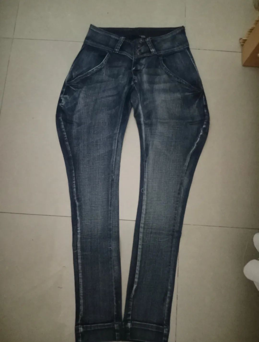 什么版型的裤子显瘦显腿长男士,不同腿型的裤子选择