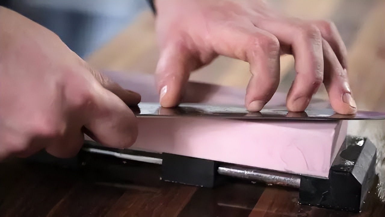 磨刀是磨左边还是右边,磨刀是顺还是逆