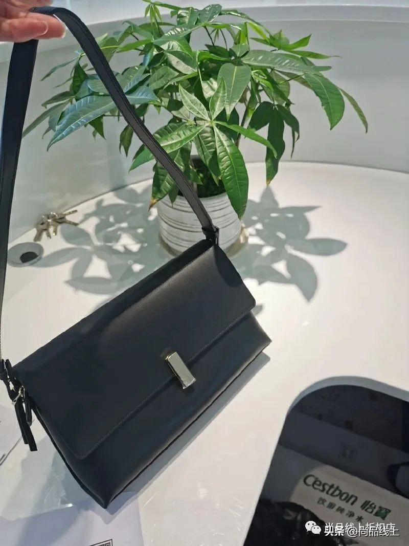 红谷品牌女包直播间,红谷双肩女包特价正品专卖