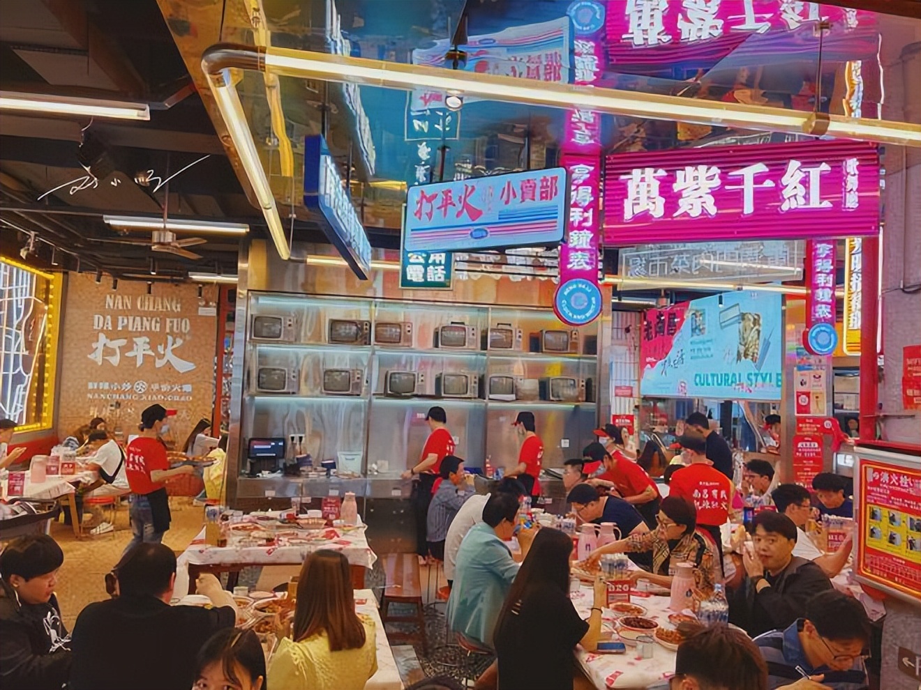 吃南昌美食辣哭的外地网红,网红江西南昌吃辣