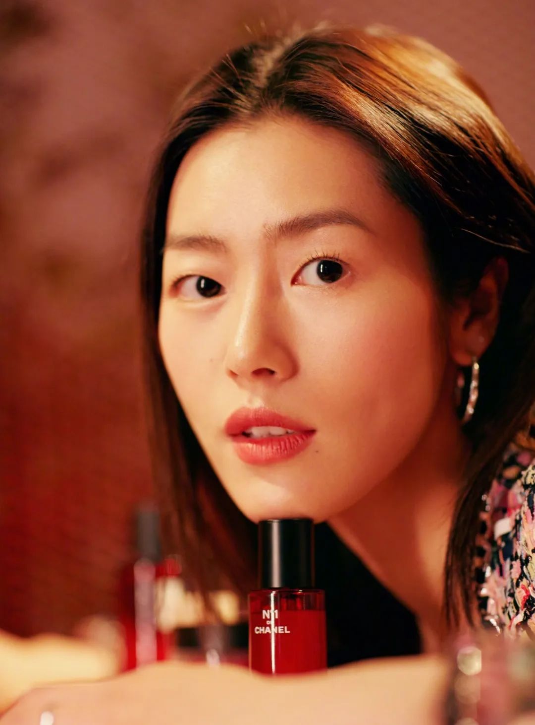 女生为了变美到底有多假动漫版,女生为了变美做整容手术