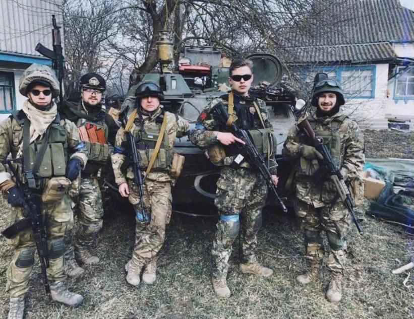 最害怕局面出现，乌内部突然乱了，游击队抢夺并炸毁北约*火军**库！