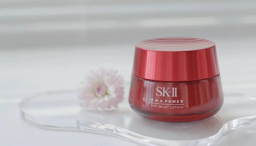 30岁选择抗衰老还是保湿的面霜,30岁用雅诗兰黛哪个系列的面霜