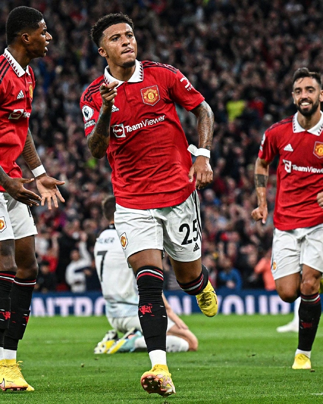 曼联2比1逆转布伦特福德滕哈格,曼联1-2爆冷输球滕哈赫遭开门黑