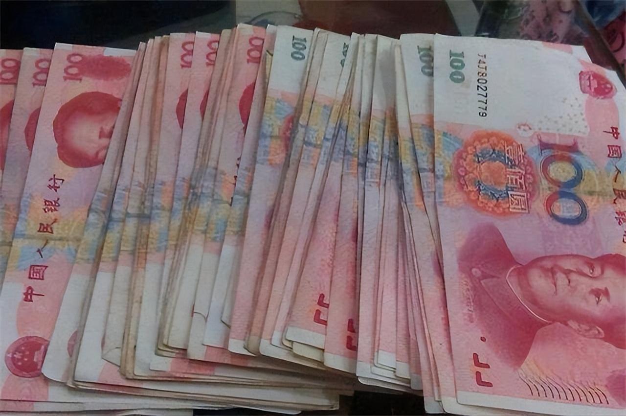 二嫂借给我十万块手术费,我却在借钱当天归还,并拉黑了她的微信