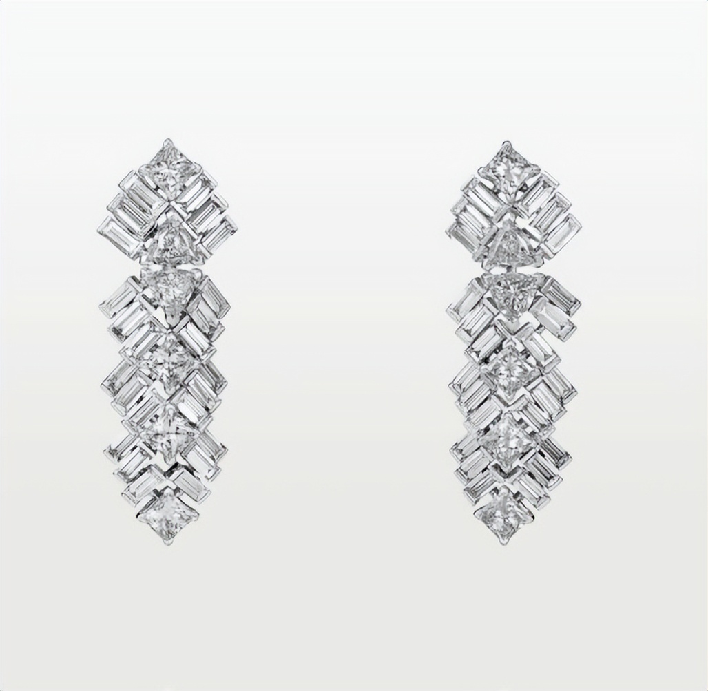 何超莲婚礼礼服珠宝,何超莲收藏的珠宝