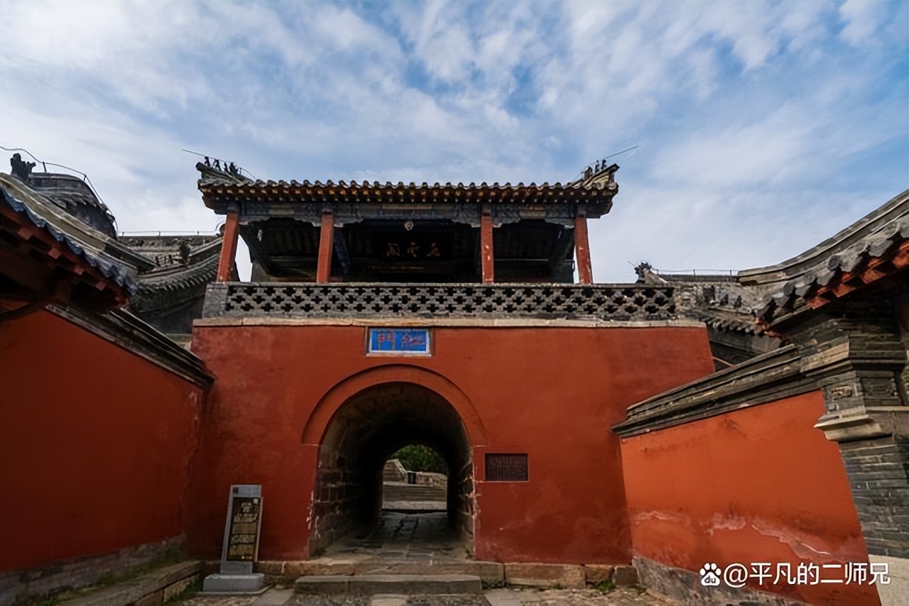 泰山风景区登山路线推荐一下,游玩泰山四个不同的登山入口