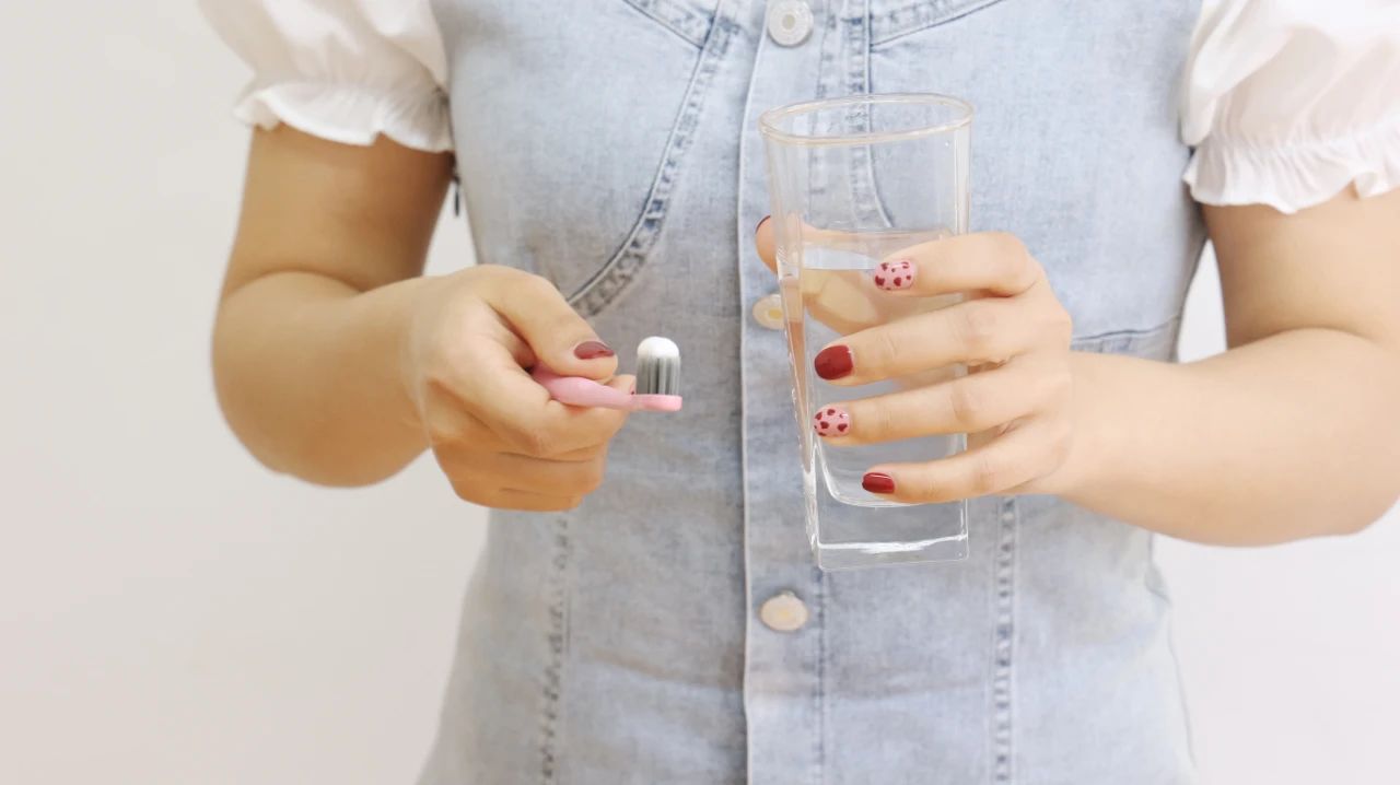 牙疼应该避免吃什么,牙疼怎么办而且不能吃消炎药